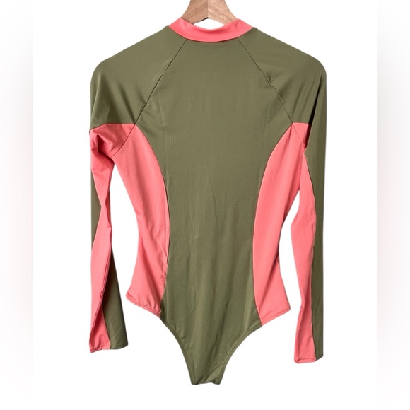 NWT Billabong long sleeve surf swimsuit medium - Picture 5 of 10